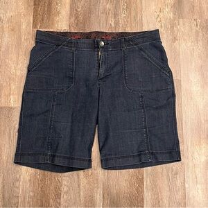 Lee Women’s Comfort Waistband Bermuda Jean Short Size 16W Medium